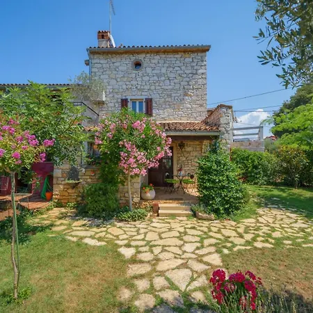 Casa Rossa بيت للعطل *